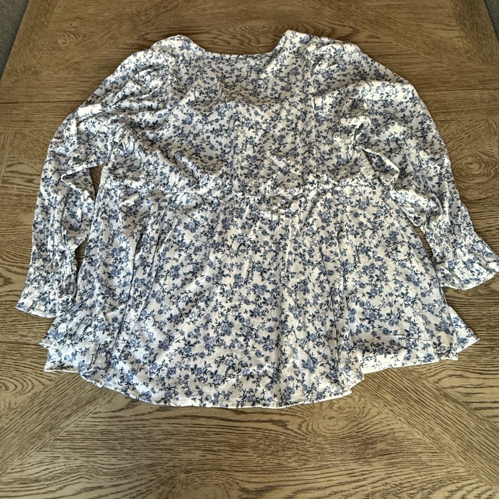 Torrid Peasant Festival Blue White Floral Lace Trim Babydoll Top Lg Sleeve Sz 1 - Picture 13 of 13